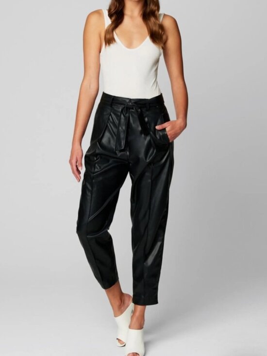 NWT BLANK NYC Black Faux Leather Paperbag Waist in Women's 32 - Picture 1 of 12